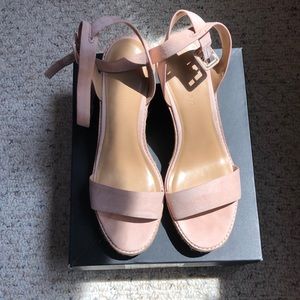 BANANA REPUBLIC ESPADRILLES